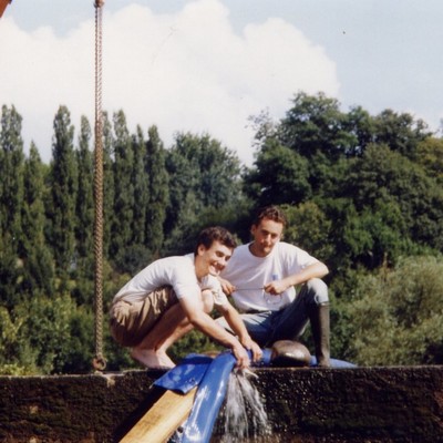 Ancienne photo de la famille Remy, dirigeants du groupe GME JHE, producteur d'hydroélectricité en France 2
