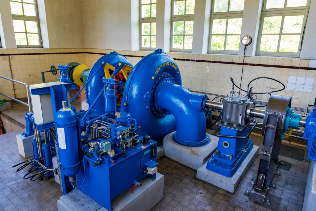 Turbine à eau pour la production d'hydroélectricité